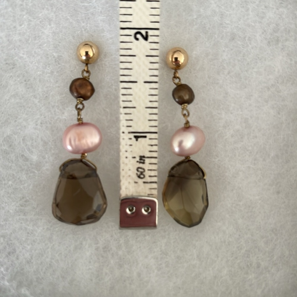 SMOKY QUARTZ AND FRESH WATER PEARL EARRINGS - Picture 3 of 8